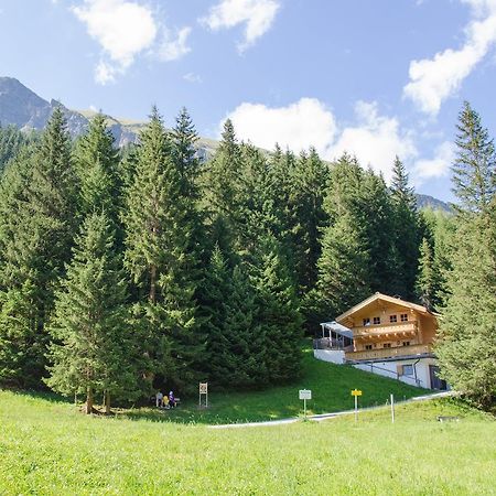 Family Lodge Maximilian トゥクス エクステリア 写真