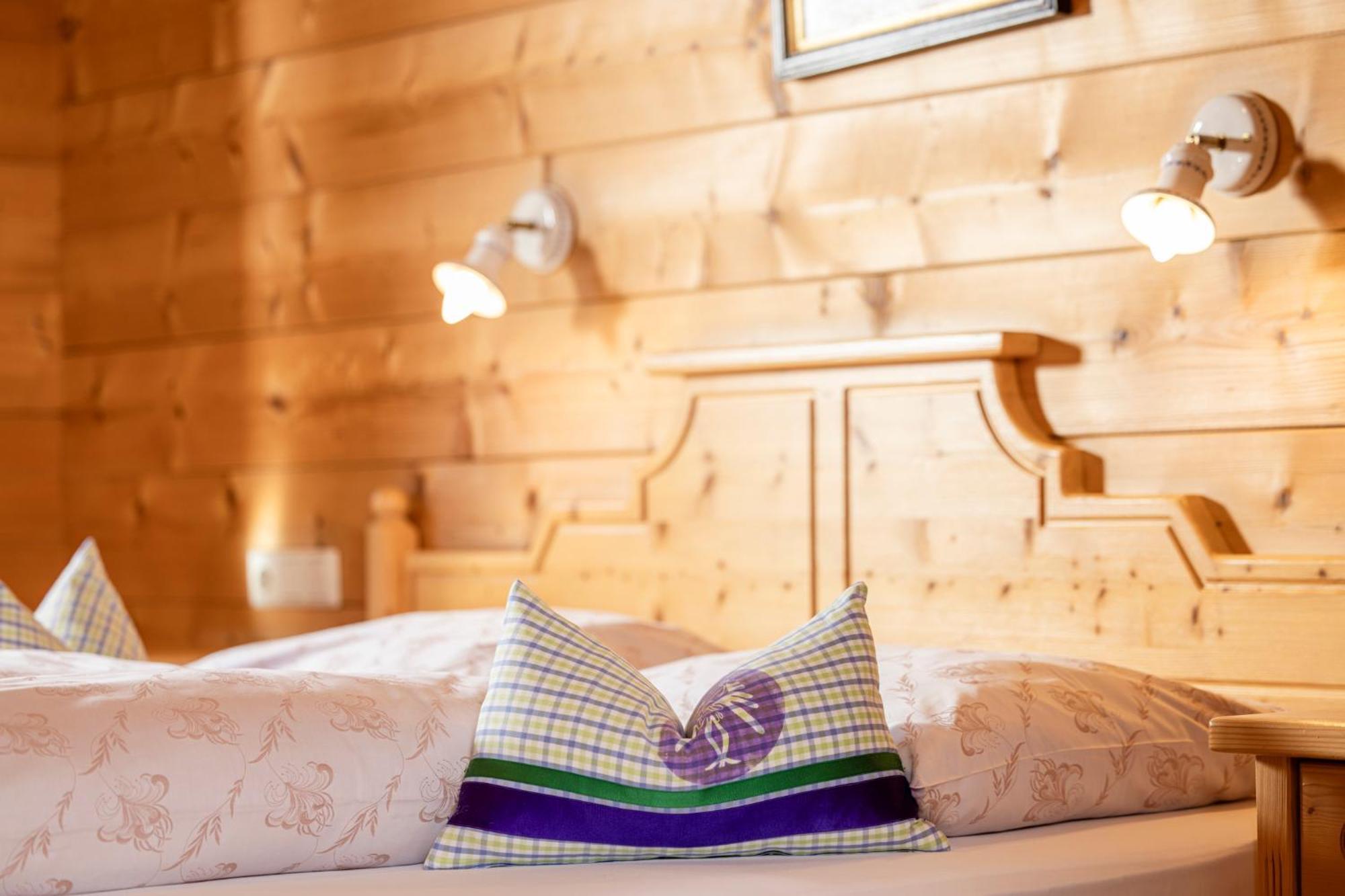 Family Lodge Maximilian トゥクス エクステリア 写真