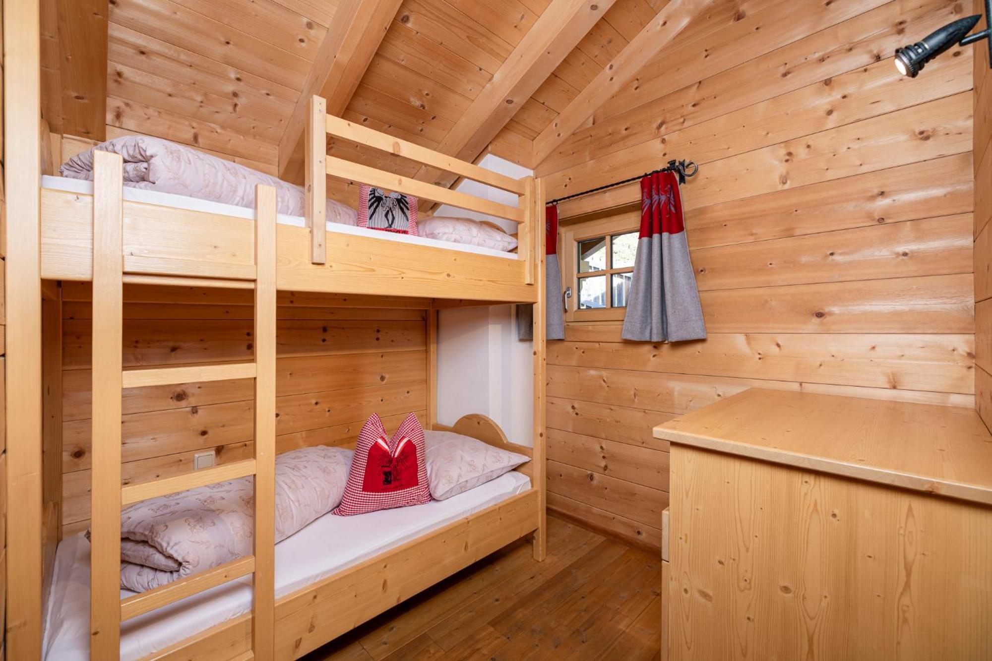 Family Lodge Maximilian トゥクス エクステリア 写真