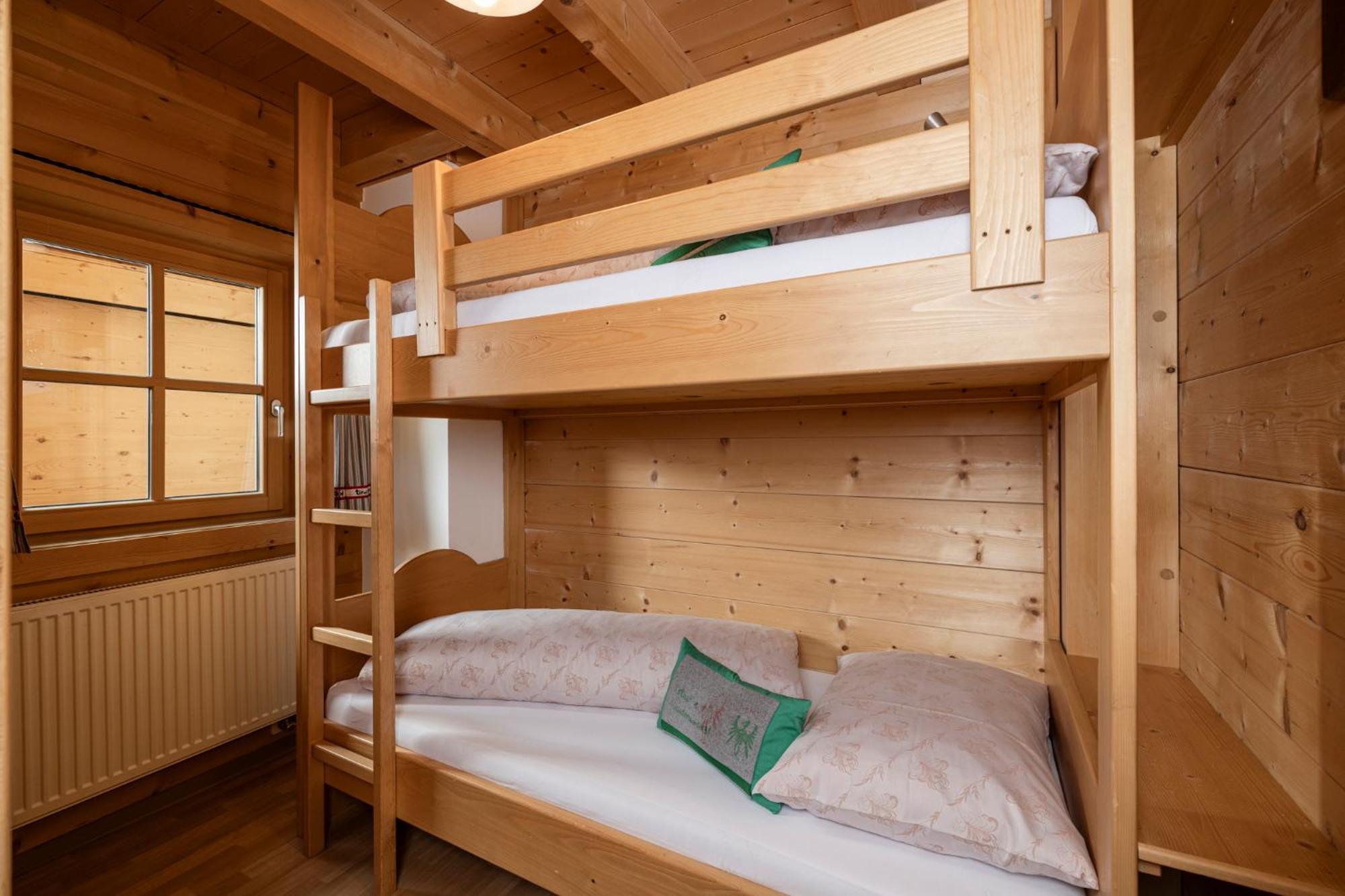 Family Lodge Maximilian トゥクス エクステリア 写真